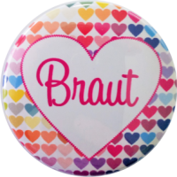 Braut Button mit Herzen